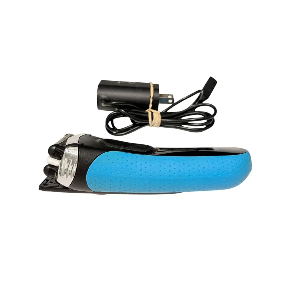 Braun Series 3 3040s Wet & Dry Electric Foil Shaver Blue w/ Charger Works Great!